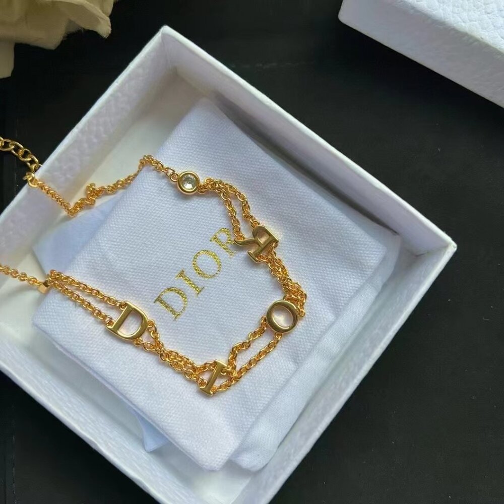 Dior letter necklace